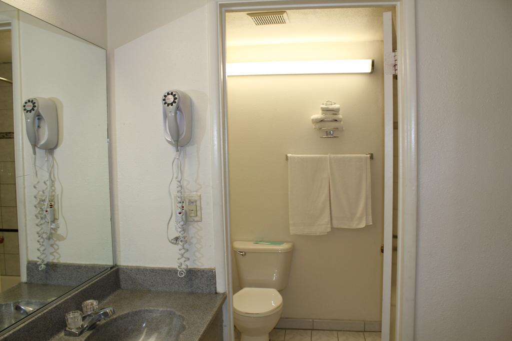 Best Whittier Inn 2*