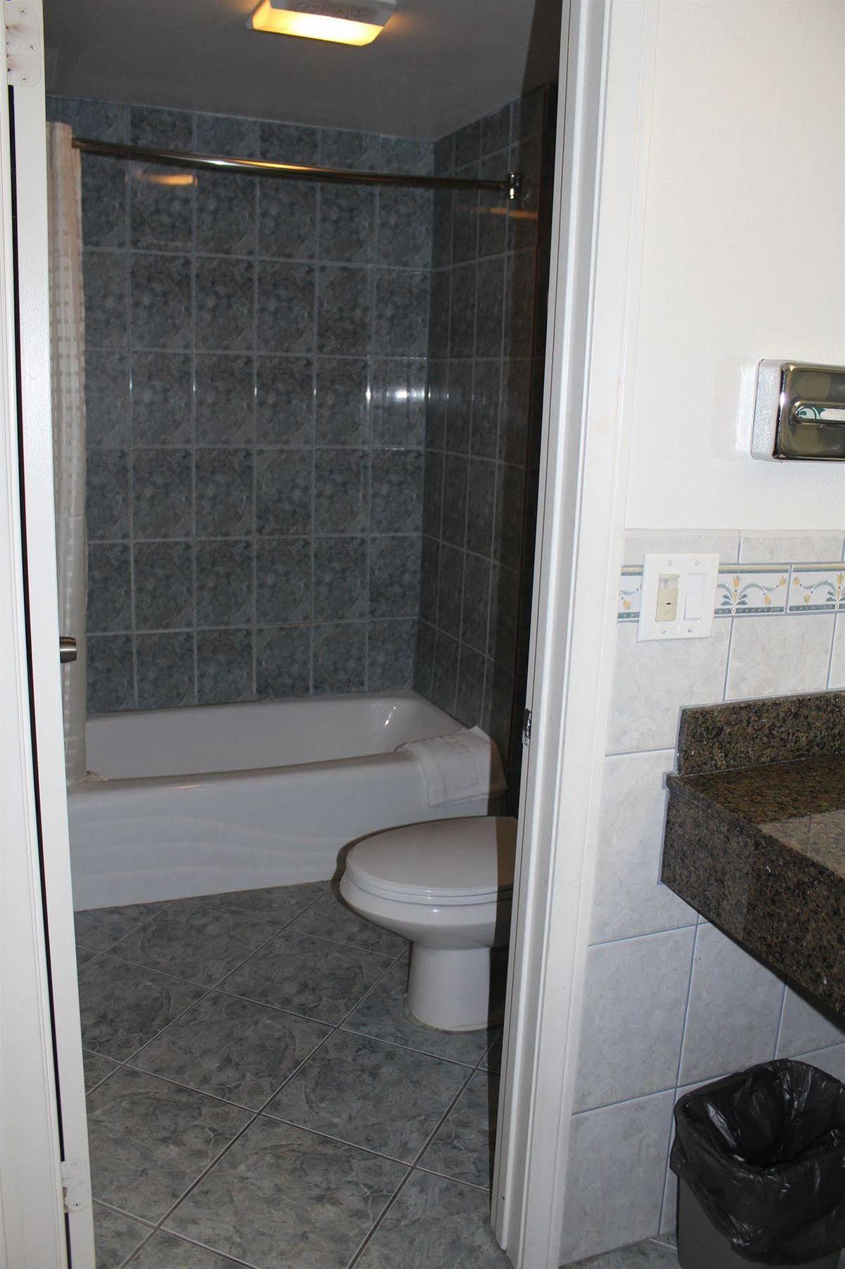 Best Whittier Inn Motel 2*